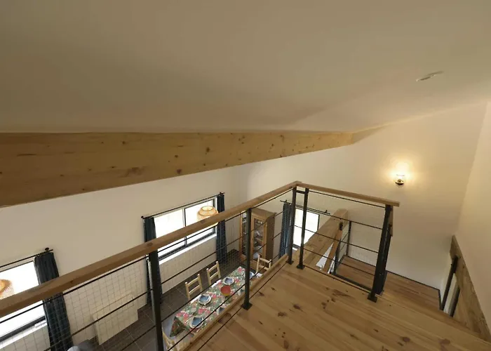 La Maison Du Merle Bleu *