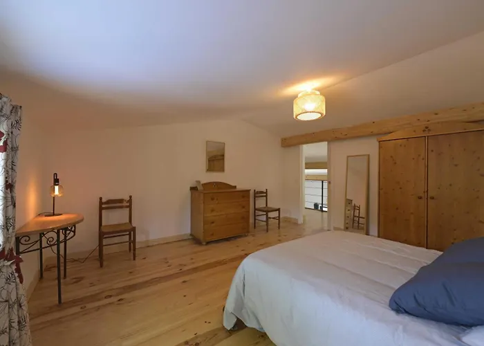 La Maison Du Merle Bleu * Quintillan